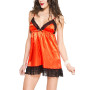 Nuisette rouge satinée dentelle noire 