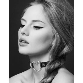 Collier en cuir noir SM avec coeur métal argenté 