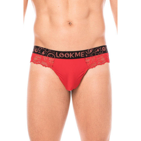 String rouge en dentelle délicate 