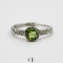 Bague en cuivre blanc ajustable facetté Péridot AA
